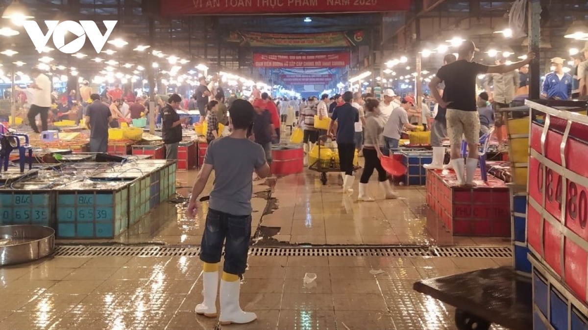Phát hiện 1 ca dương tính với SARS-CoV-2 làm việc tại chợ đầu mối Bình Điền